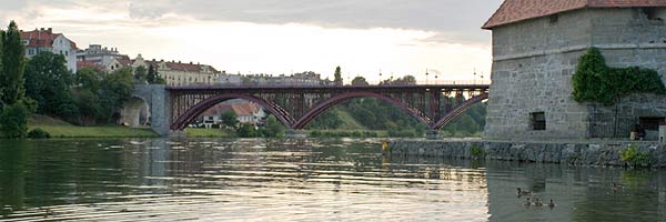 http://r.bstatic.com/static/img/city/-88556/600x200.jpg